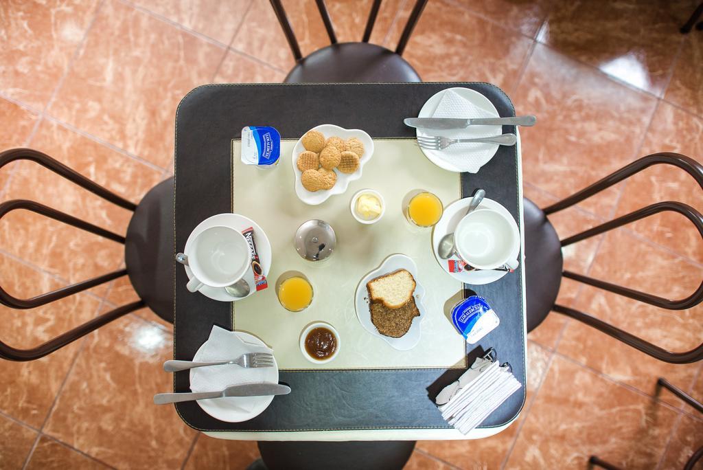 סנטיאגו Hotel Sahara Inn מראה חיצוני תמונה