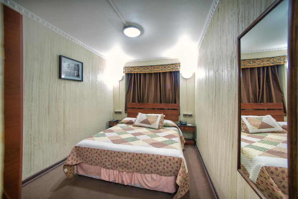 סנטיאגו Hotel Sahara Inn מראה חיצוני תמונה