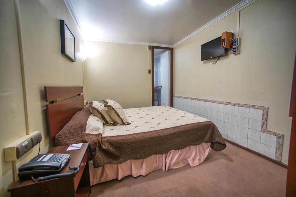 סנטיאגו Hotel Sahara Inn מראה חיצוני תמונה