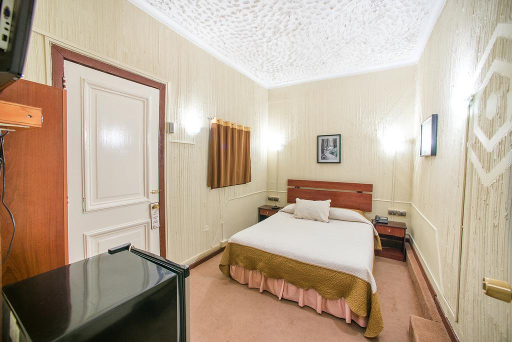 סנטיאגו Hotel Sahara Inn מראה חיצוני תמונה